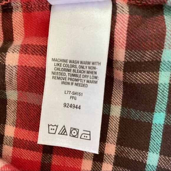 Cabela’s 💯 cotton flannel button down shirt in plaid, camping shirt - Picture 12 of 12